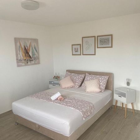 טרוגיר Studio Apartman Mare מראה חיצוני תמונה