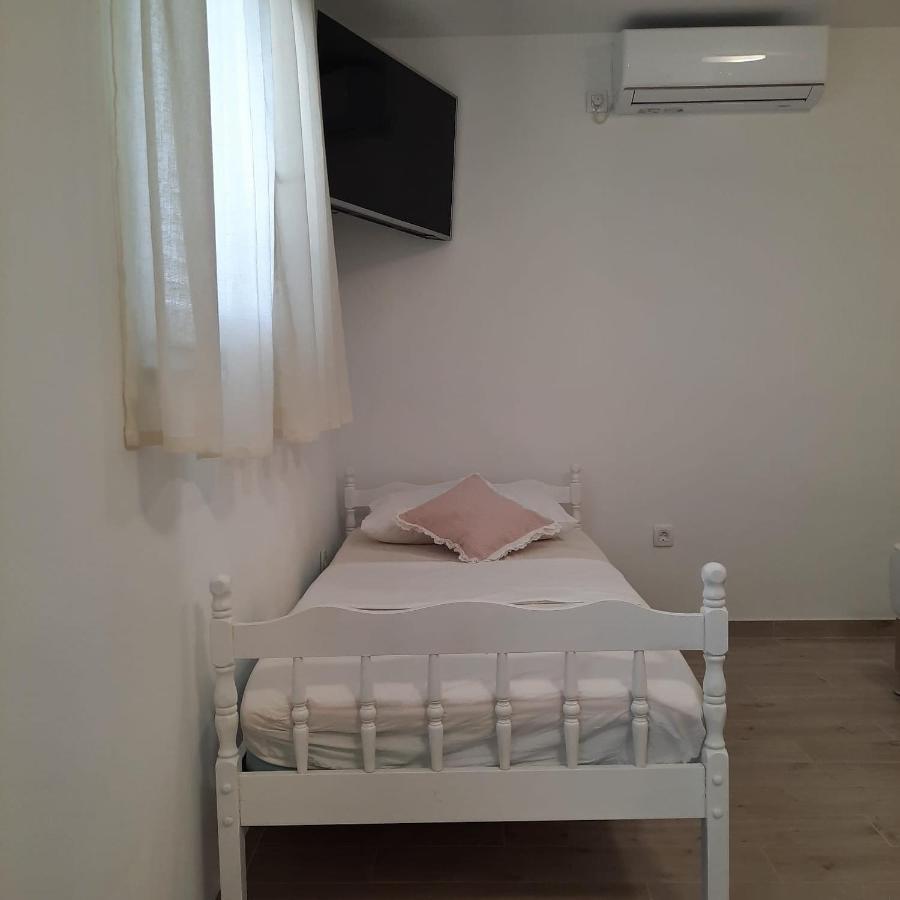טרוגיר Studio Apartman Mare מראה חיצוני תמונה