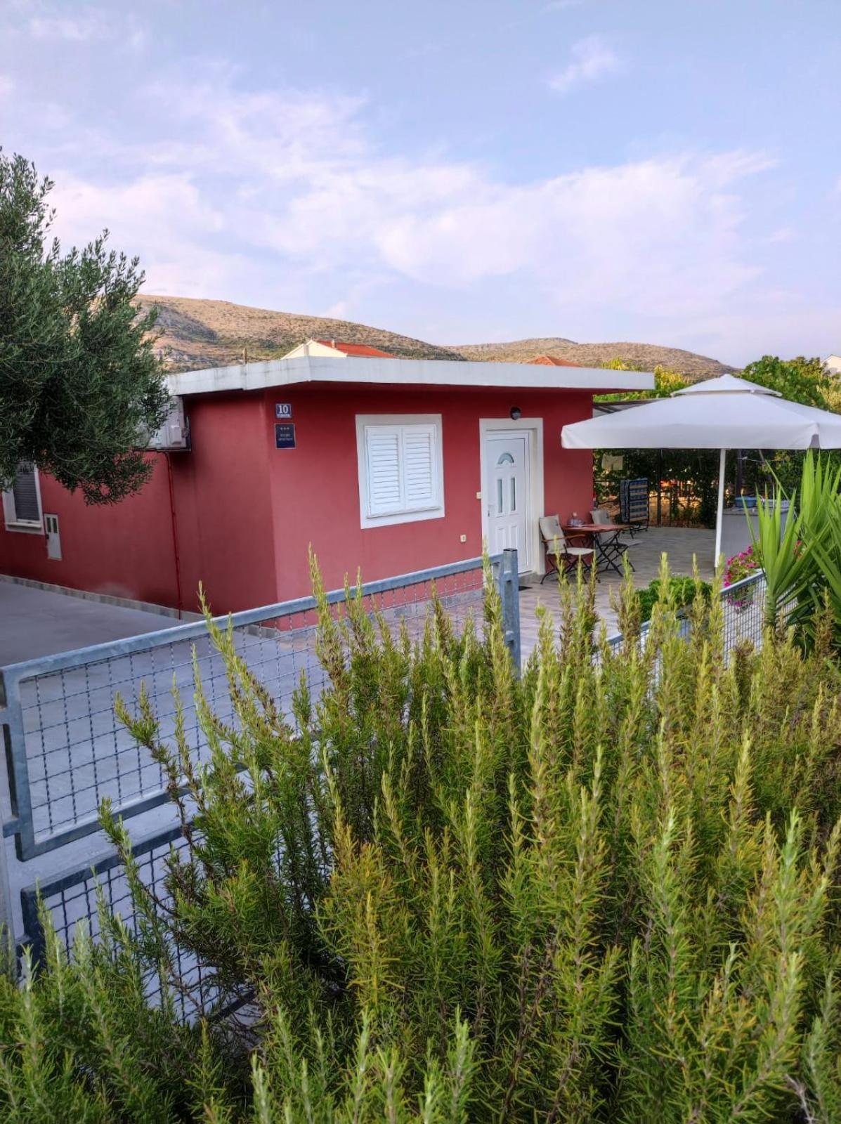 טרוגיר Studio Apartman Mare מראה חיצוני תמונה
